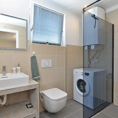 Ivana 2168